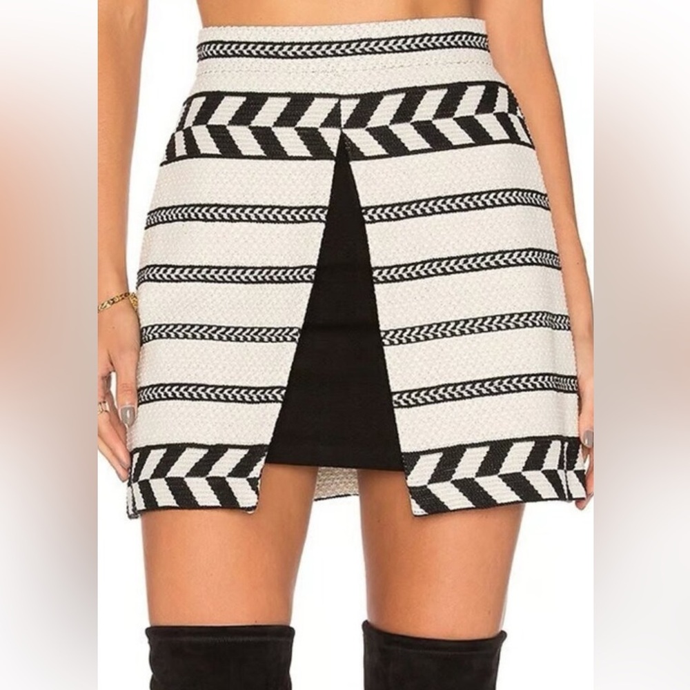 Alice + Olivia Black and White Striped Skirt - Picture 4 of 8